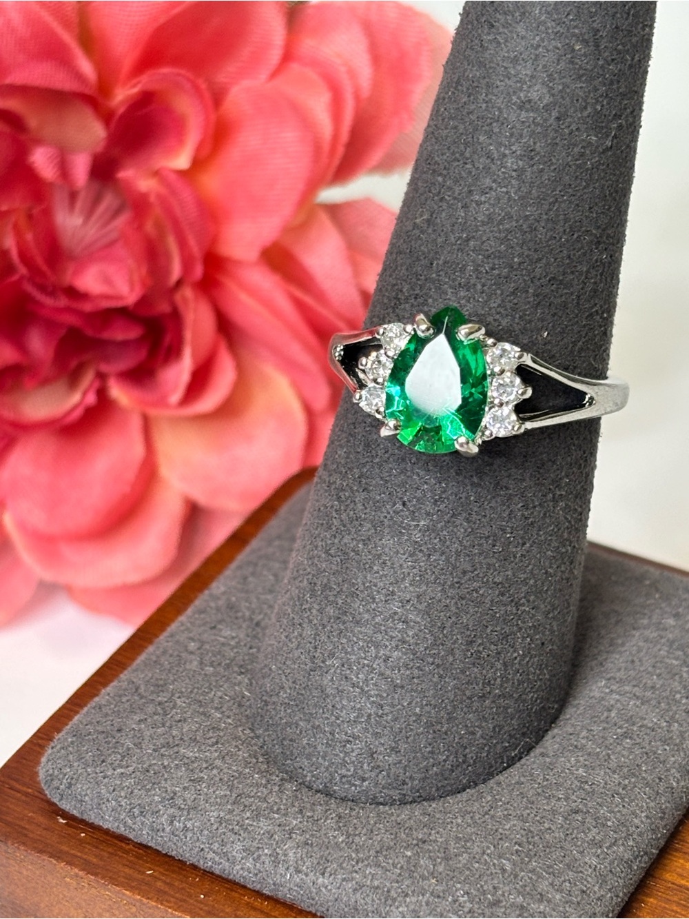 Vintage Sterling Silver Pear Emerald Green CZ Statement Ring – Size 7.75